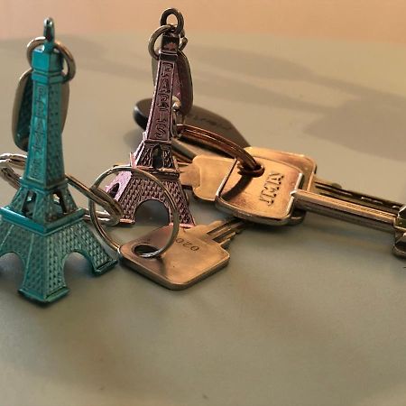 Paris Petit Appartement Lumineux Et Atypique Buitenkant foto