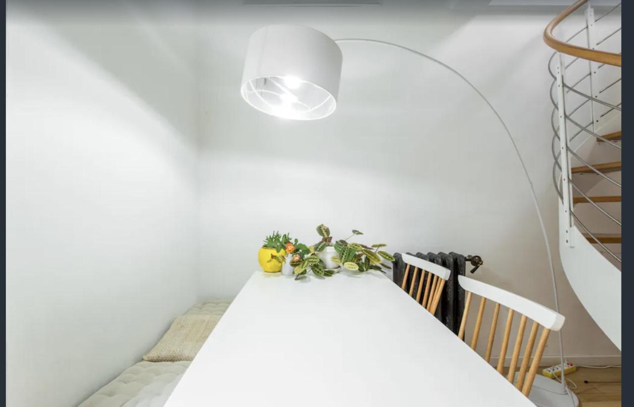 Paris Petit Appartement Lumineux Et Atypique Buitenkant foto