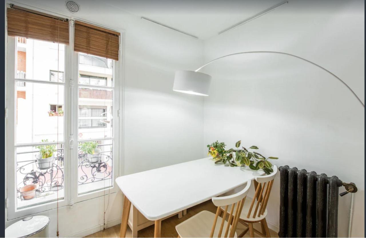 Paris Petit Appartement Lumineux Et Atypique Buitenkant foto