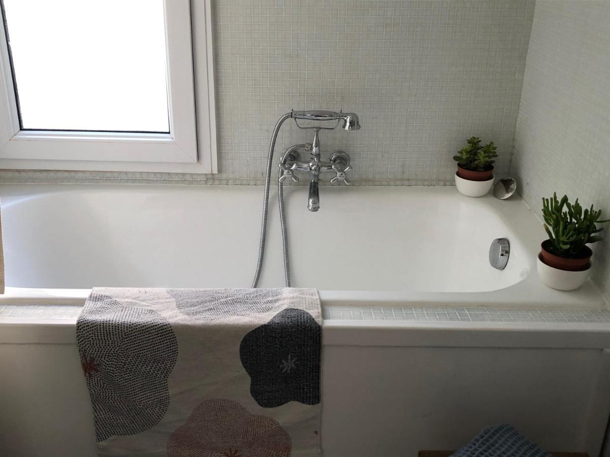 Paris Petit Appartement Lumineux Et Atypique Buitenkant foto